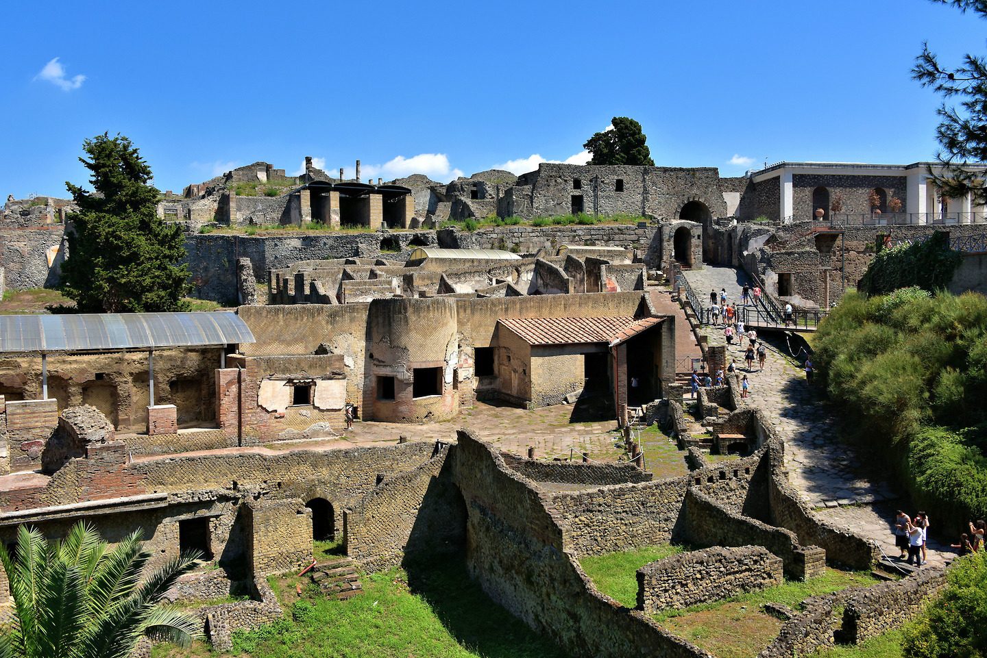 Thành phố Pompeii - một nạn nhân điển hình do núi Vesuvius phun trào. Tour du lich Y.