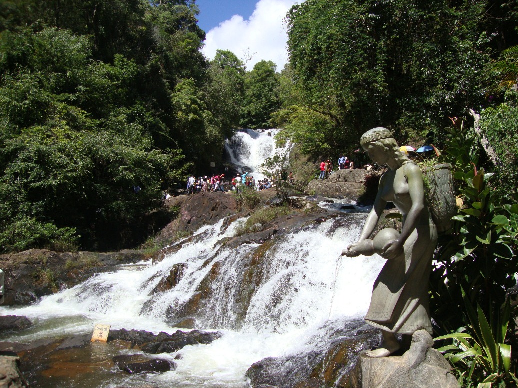 Tour Đà Lạt - Thác Datanla - Tuyệt tác của thiên nhiên nằm tựa mình trên cung đèo Prenn xinh đẹp